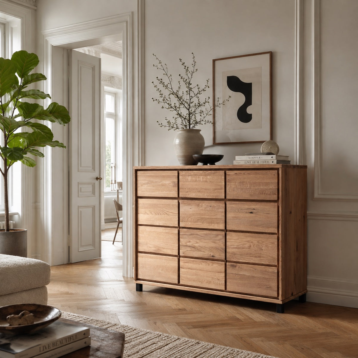 Heimdal Tischler-Kommode/Sideboard mit 3 Schubladen und 3 Türen aus massivem FSC-Eichenholz und mit Naturöl, auf Metallbeinen – H100 x B130 x T48 cm – wird fertig montiert geliefert